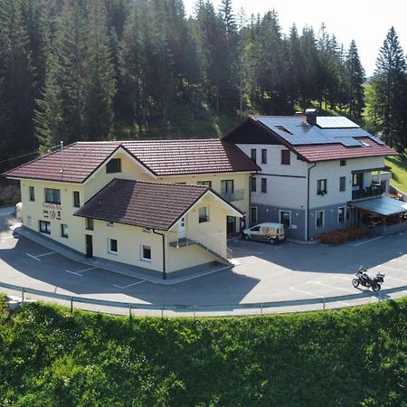 Hotel And Restaurant Ana Hrib-Loski Potok Экстерьер фото