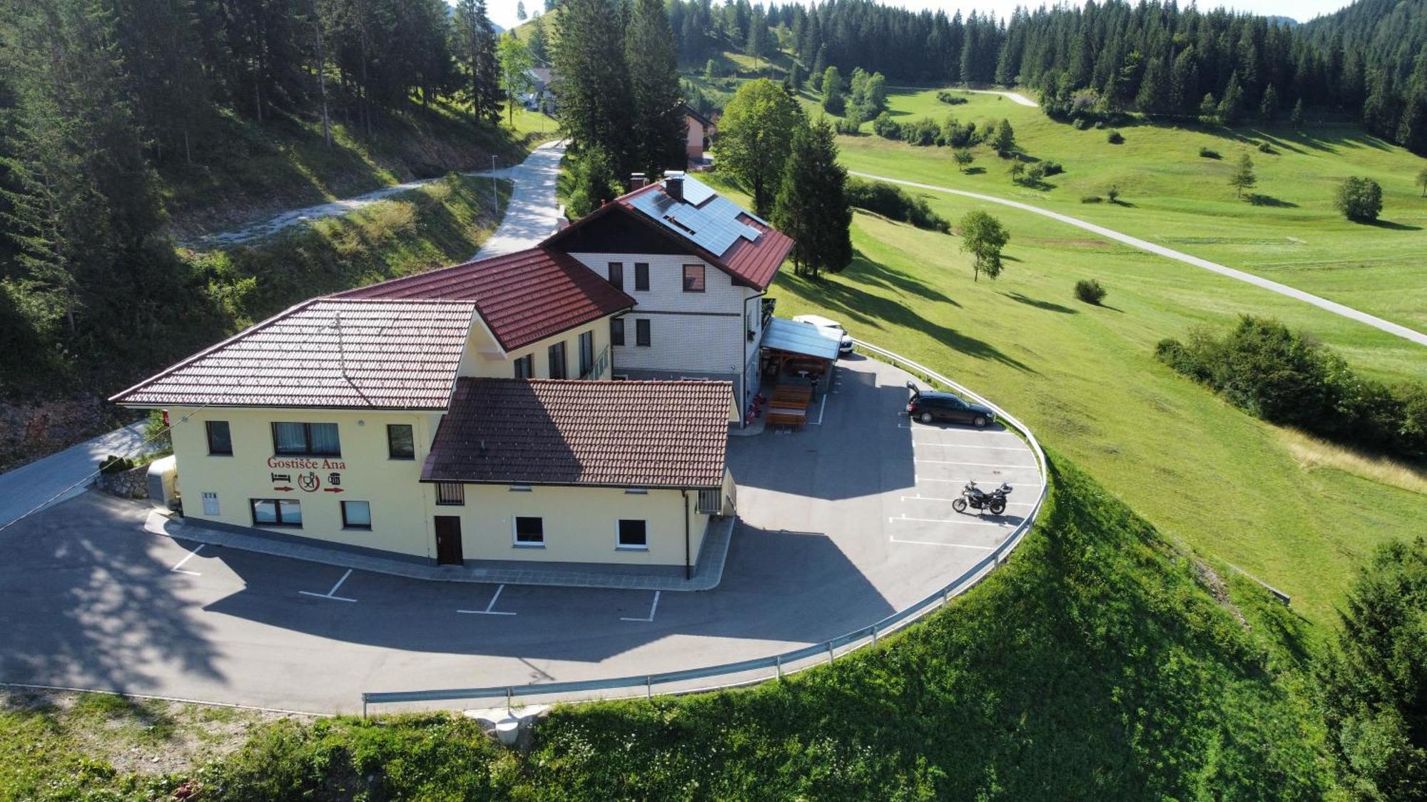 Hotel And Restaurant Ana Hrib-Loski Potok Экстерьер фото